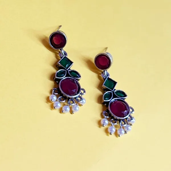 Red_And_Green_Traditional_Classic_Stylish_Oxidized_Kundan_Stud_Earrings_For_Women