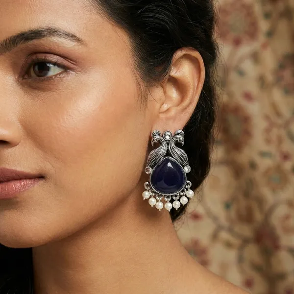 Dark_Blue_And_Silver_Traditional_Classic_Stylish_Oxidized_Kundan_Stud_Earrings_For_Women