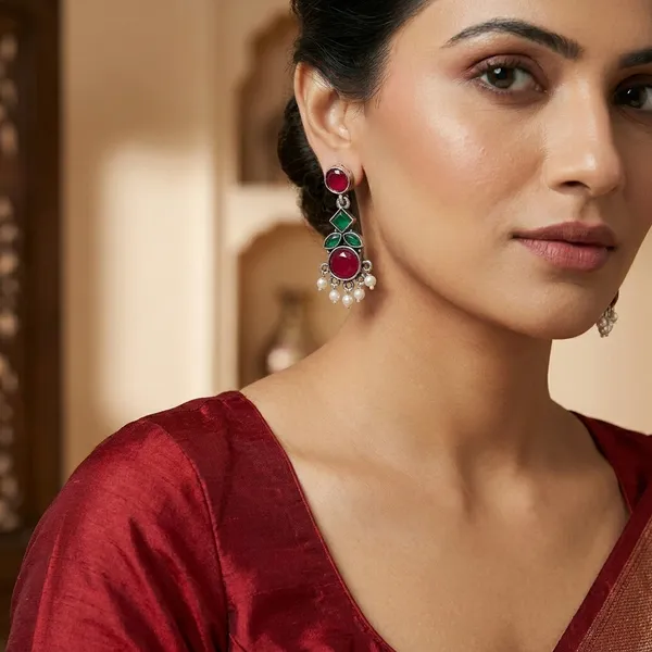 Red_And_Green_Traditional_Classic_Stylish_Oxidized_Kundan_Stud_Earrings_For_Women