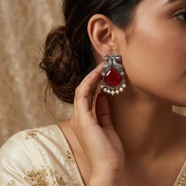 Red_And_Silver_Traditional_Classic_Stylish_Oxidized_Kundan_Stud_Earrings_For_Women