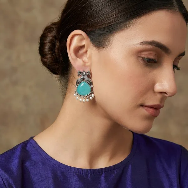 Light_Blue_And_Silver_Traditional_Classic_Stylish_Oxidized_Kundan_Stud_Earrings_For_Women