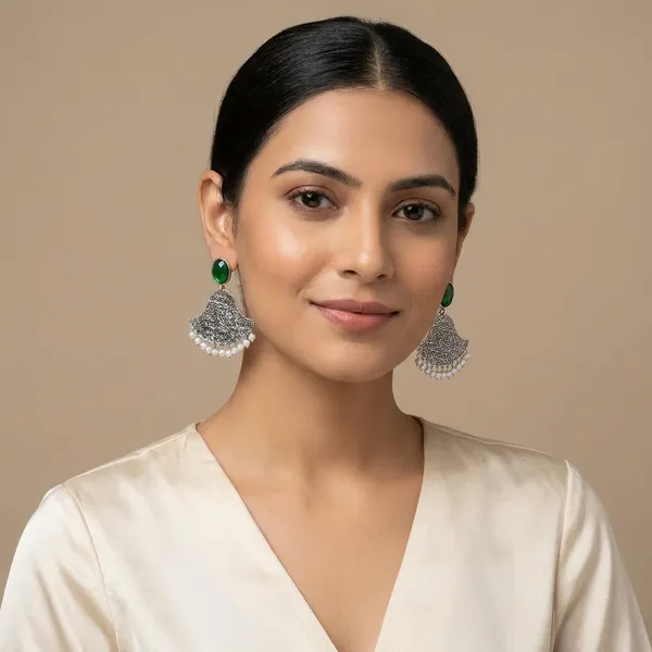 Black_Traditional_Classic_Stylish_Oxidized_Kundan_Stud_Earrings_For_Women