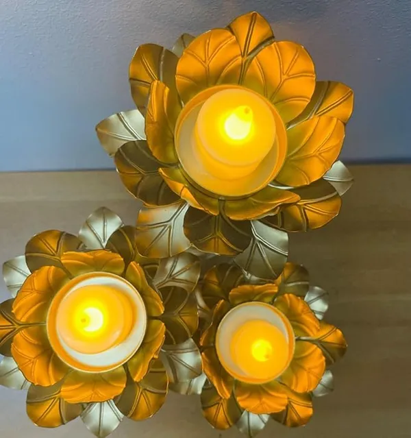 Golden_Alloy_Lotus_Flower_Candle_(Pack_Of_3)