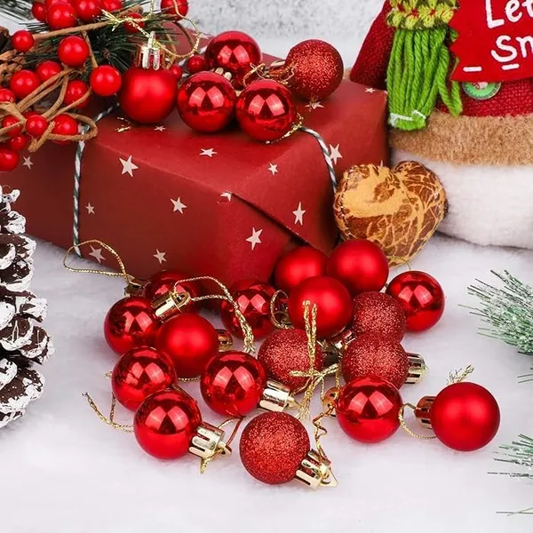 Red_Plastic_Christmas_Tree_Decoration_Balls
