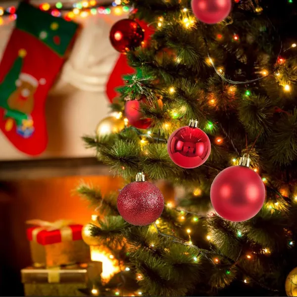 Red_Plastic_Christmas_Tree_Decoration_Balls