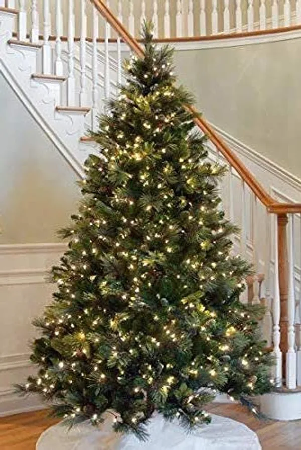 Green_Plastic_Christmas_Tree