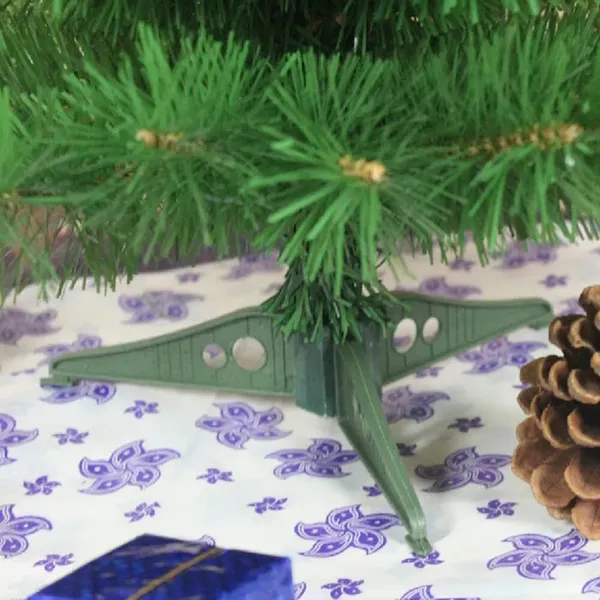 Snow_Plastic_Christmas_Tree