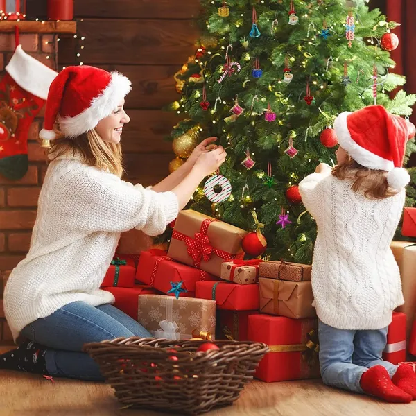 Green_Plastic_Christmas_Tree
