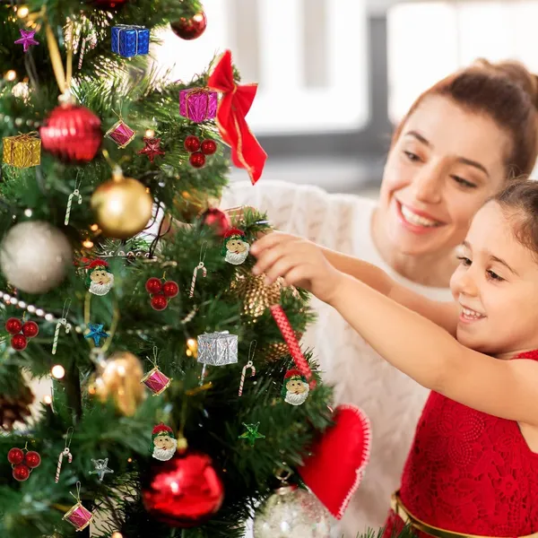 Green_Plastic_Christmas_Tree