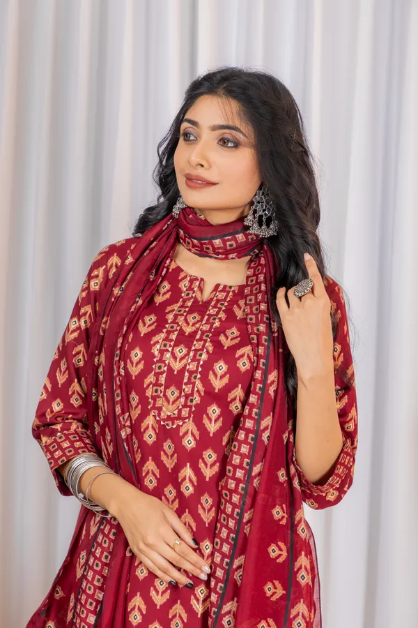 Red_Slub_Cotton_Straight_Printed_Kurta_Set_With_Dupatta_For_Women