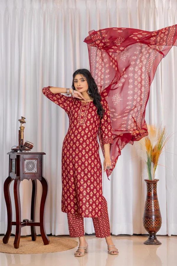 Red_Slub_Cotton_Straight_Printed_Kurta_Set_With_Dupatta_For_Women