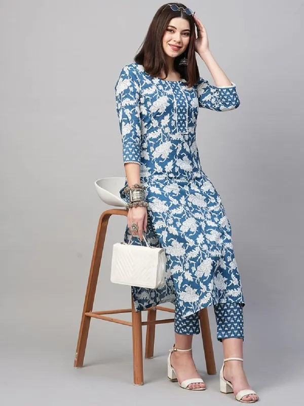 Sky_Blue_Cotton_Straight_Floral_Printed_Kurta_Pant_Set_For_Women