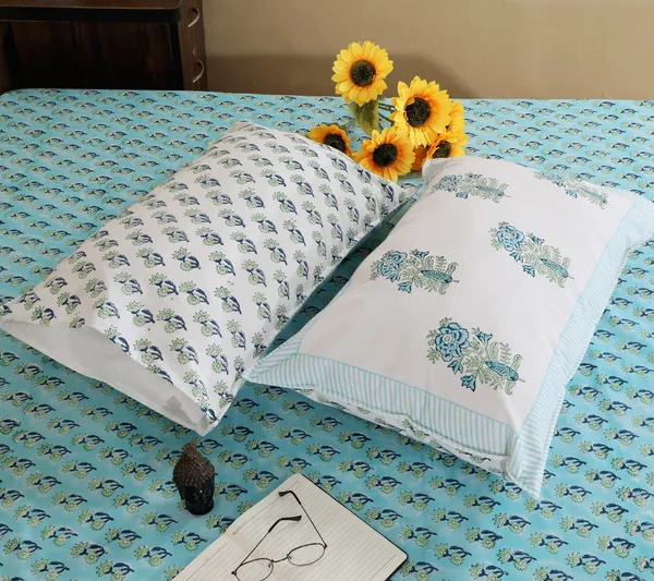 220_TC_|_335_GSM_|_Turquoise_Blue_And_White_Cotton_Hand_Block_Print_Bedsheet_With_Pillow_Cover