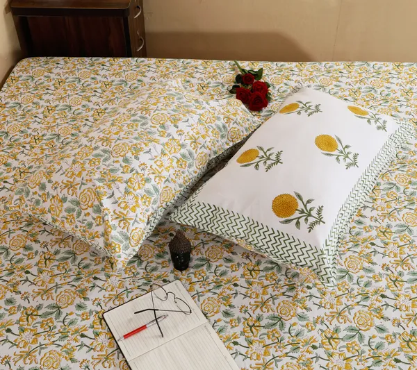 220_TC_|_335_GSM_|_Yellow_And_Grey_Cotton_Floral_Print_Geometric_Border_Bedsheet_With_Pillow_Cover