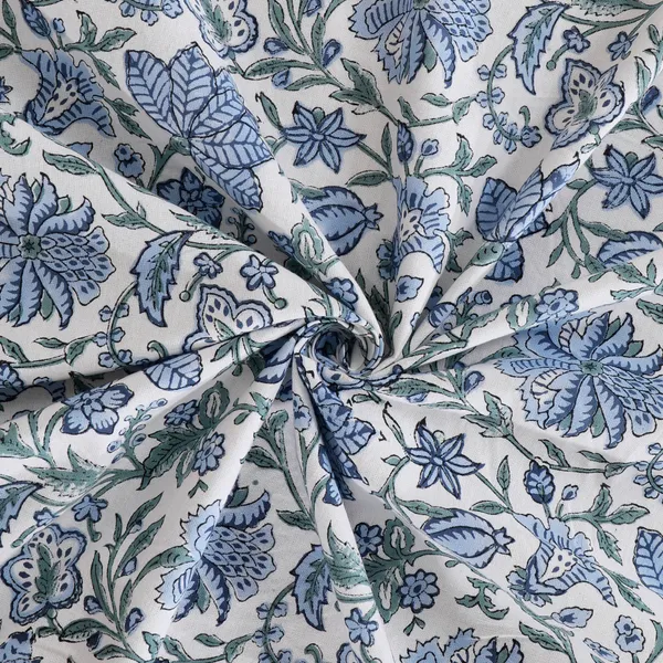 220_TC_|_335_GSM_|_Blue_And_White_Cotton_Floral_Paisley_Print_Bedsheet_With_Pillow_Cover