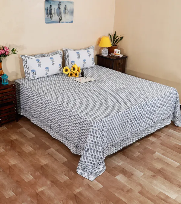 220_TC_|_335_GSM_|_Blue_And_White_Cotton_Block_Print_Bedsheet_With_Pillow_Cover
