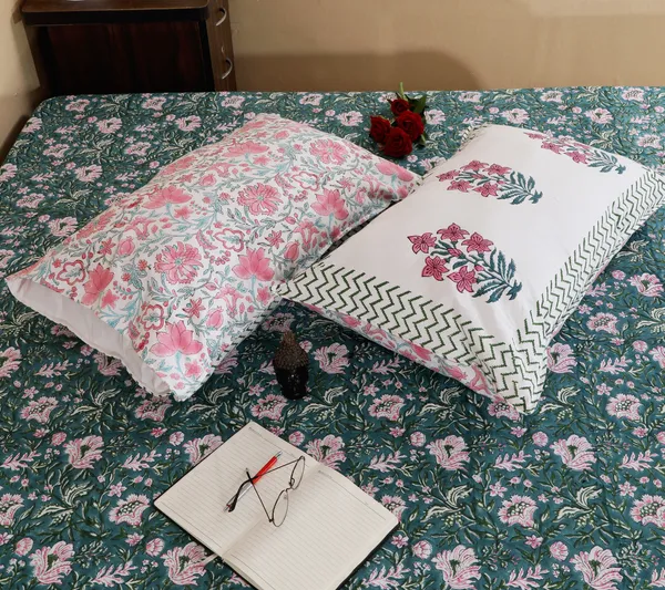 220_TC_|_335_GSM_|_Green_Cotton_Floral_Print_Bedsheet_With_Pillow_Cover