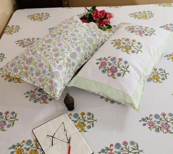 220_TC_|_335_GSM_|_Multicolor_Cotton_Hand_Block_Print_Floral_Bedsheet_With_Pillow_Cover