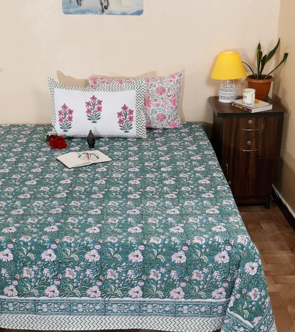 220_TC_|_335_GSM_|_Green_Cotton_Floral_Print_Bedsheet_With_Pillow_Cover