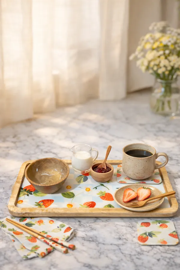 Multicolor_Wood_Strawberry_Print_Round_Serving_Tray_With_Bowl