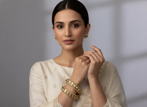Gold_Regal_Kundan_Openable_Bangles_With_Emerald_Accents