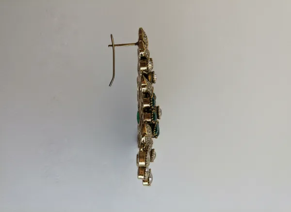 Emerald_Elegance_Ornate_Gold_Tone_Foliage_Drop_Earrings