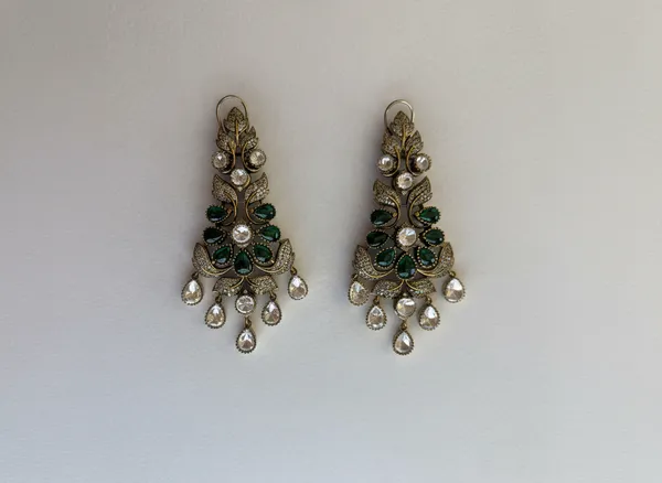 Emerald_Elegance_Ornate_Gold_Tone_Foliage_Drop_Earrings