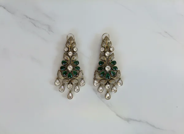 Emerald_Elegance_Ornate_Gold_Tone_Foliage_Drop_Earrings