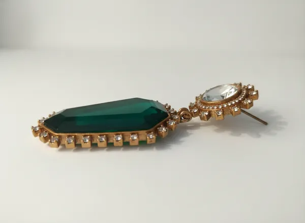 Regal_Emerald_And_Sunburst_Halo_Statement_Danglers