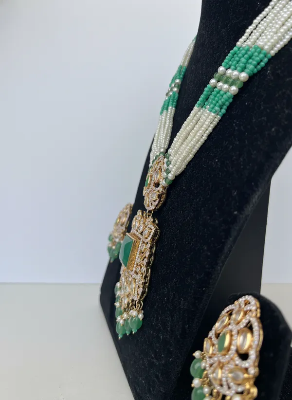 Regal_Emerald_And_Pearl_Kundan_Long_Necklace_Set