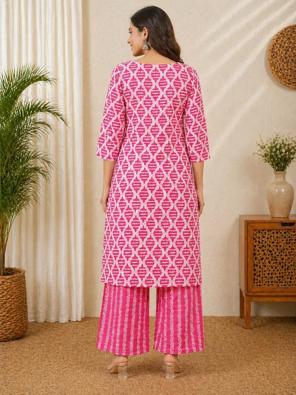 Nuvesta_Rani_Ikat_Ethnic_Kurta_Pant_Set