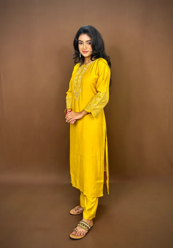 Womens_Yellow_Embellished_Kurti_Set_With_Matching_Pants