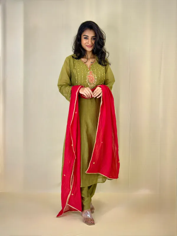 Olive_Green_Embellished_Kurta_Set_With_Red_Dupatta