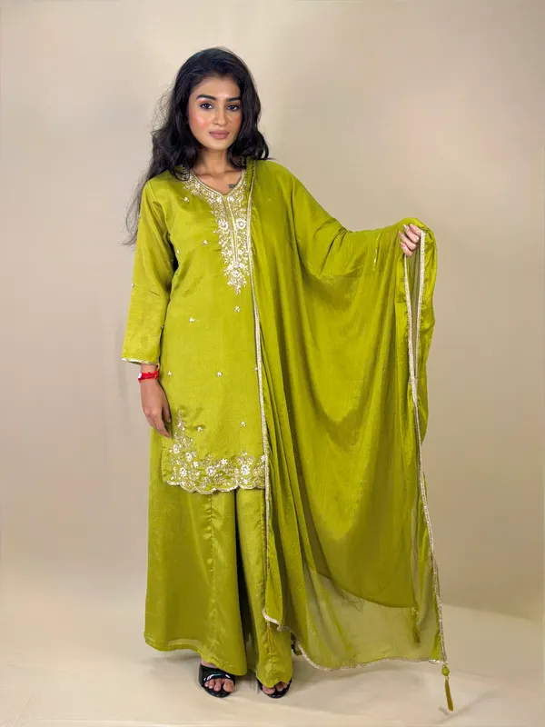 Womens_Mehendi_Green_Embroidered_Salwar_Suit_Set_With_Dupatta