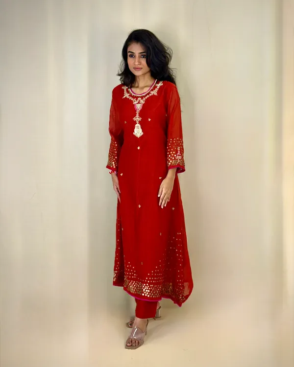 Red_Embellished_Kurta_Set_With_Golden_Sequin_Work