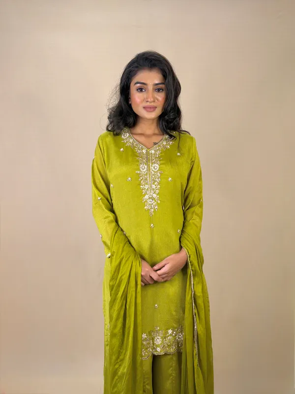 Womens_Mehendi_Green_Embroidered_Salwar_Suit_Set_With_Dupatta