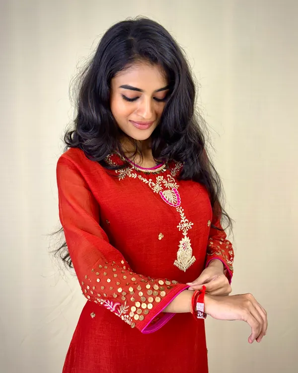 Red_Embellished_Kurta_Set_With_Golden_Sequin_Work