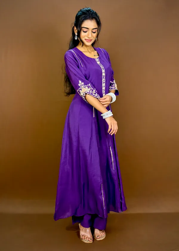 Purple_Ethnic_Kurta_Set_With_Embroidered_Sleeves