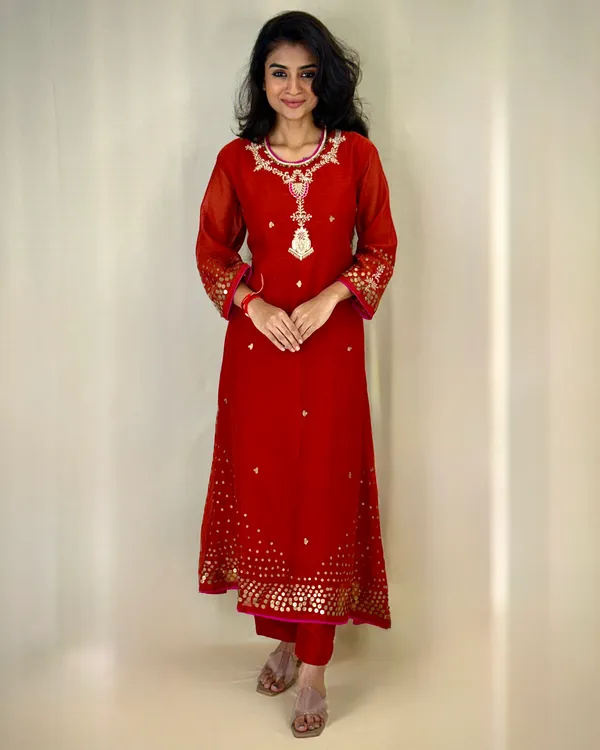 Red_Embellished_Kurta_Set_With_Golden_Sequin_Work