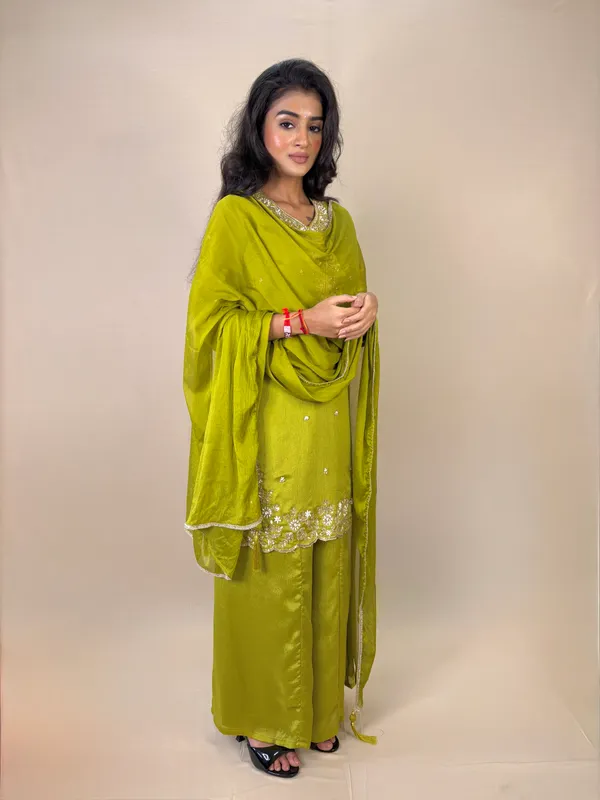 Womens_Mehendi_Green_Embroidered_Salwar_Suit_Set_With_Dupatta