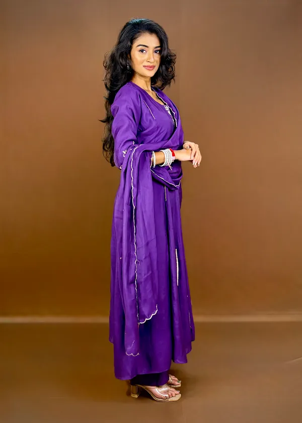 Purple_Ethnic_Kurta_Set_With_Embroidered_Sleeves