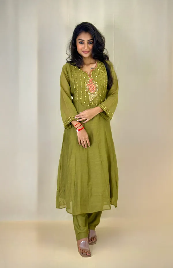 Olive_Green_Embellished_Kurta_Set_With_Red_Dupatta