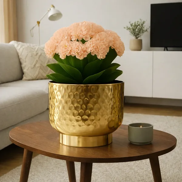 Hammered_Textured_Metal_Decorative_Platter_Gold_Finish_Modern_Design_Suitable_For_Bedroom_Decor_Living_Room_Design
