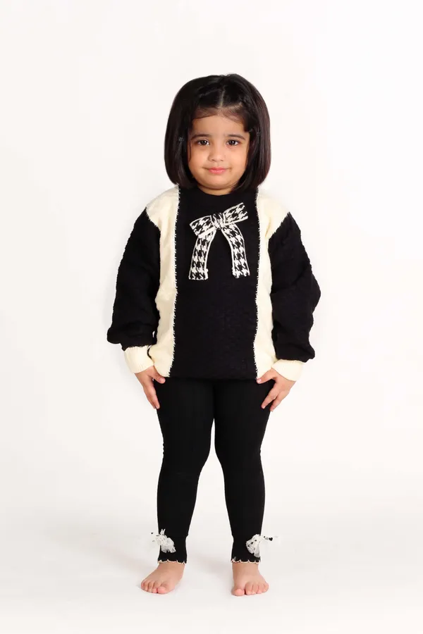 Classic_Black_White_Houndstooth_Sweater_Black