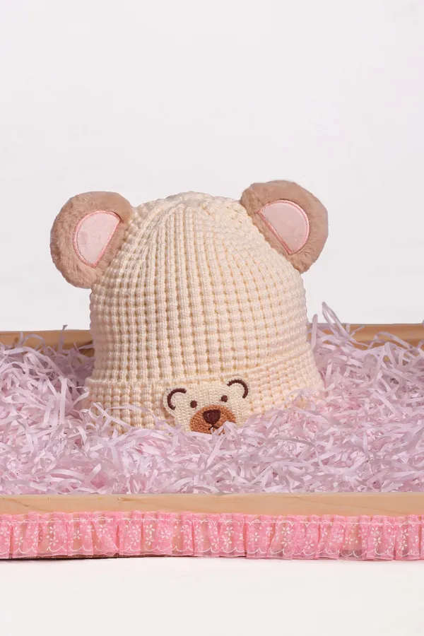 Adorable_Baby_Knit_Hat_With_Teddy_Bear_Design_Yellow