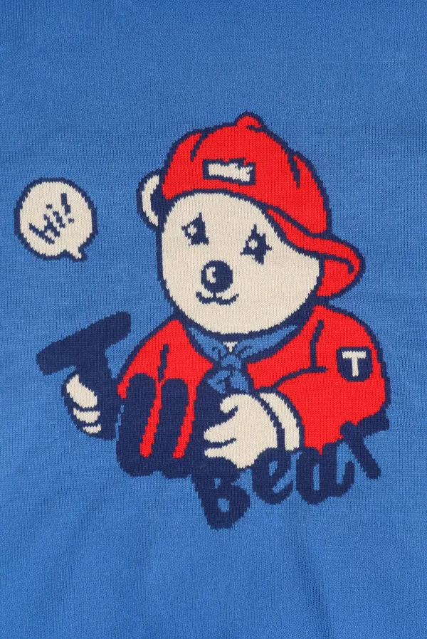 Unisex_Sweater_With_Cute_Bear_Design