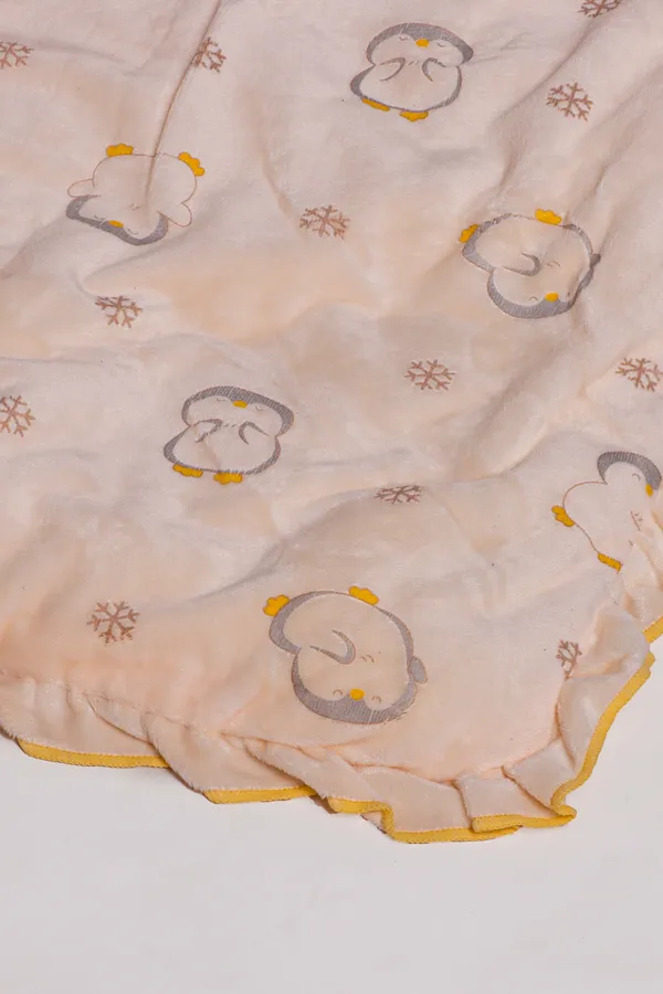 Adorable_Yellow_Baby_Wrapper_With_Penguin_Design_Yellow