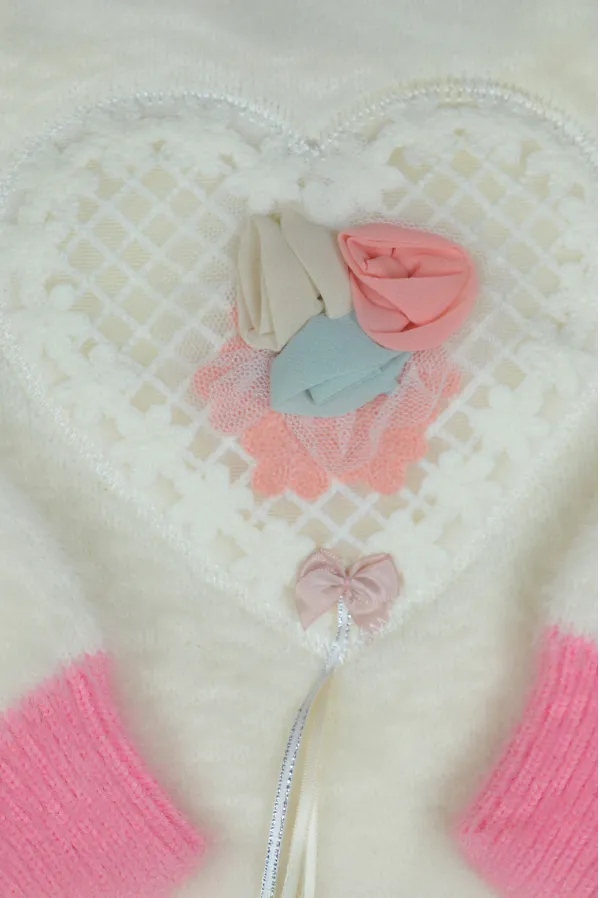 Soft_Sweethearts_Sweater_White_And_Pink