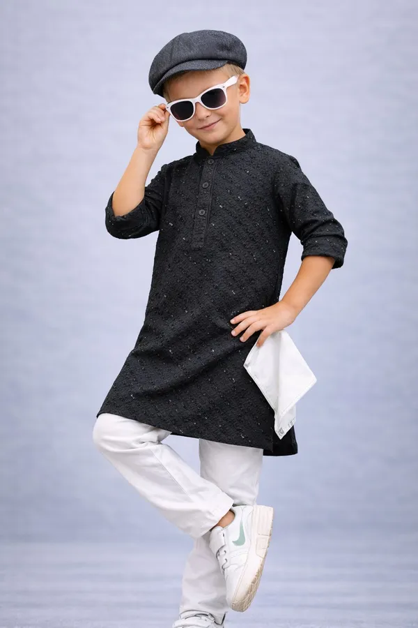 Boys_Black_Embroidered_Kurta_Pajama_Set