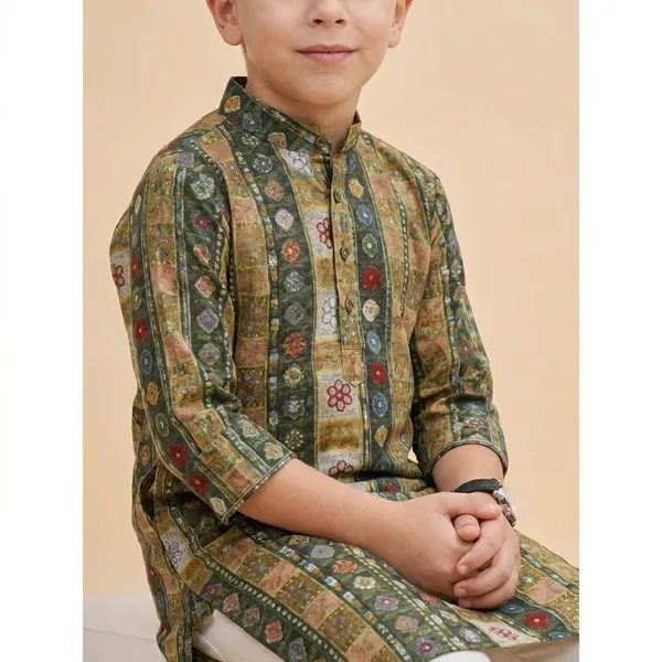 Boys_Ethnic_Kurta_Set_With_Patchwork_Design